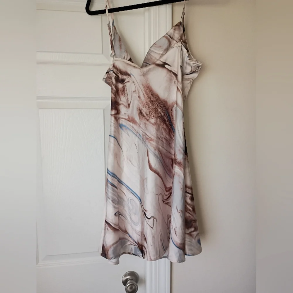 Elegant Marble Print Dress Shein Size L - Picture 6 of 6